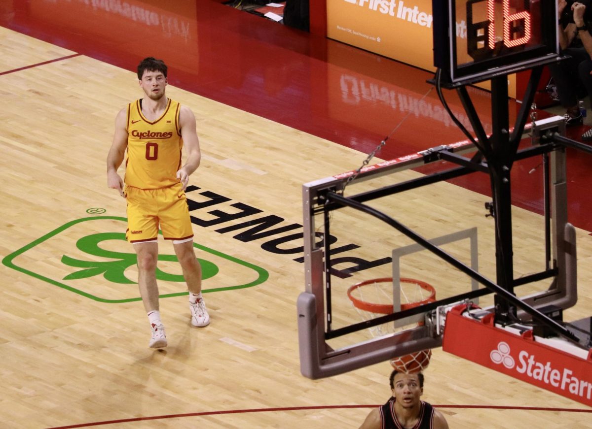 Nate Heise (0) went 3-of-3 from beyond the arc in Monday's win against No. 2 Houston.
